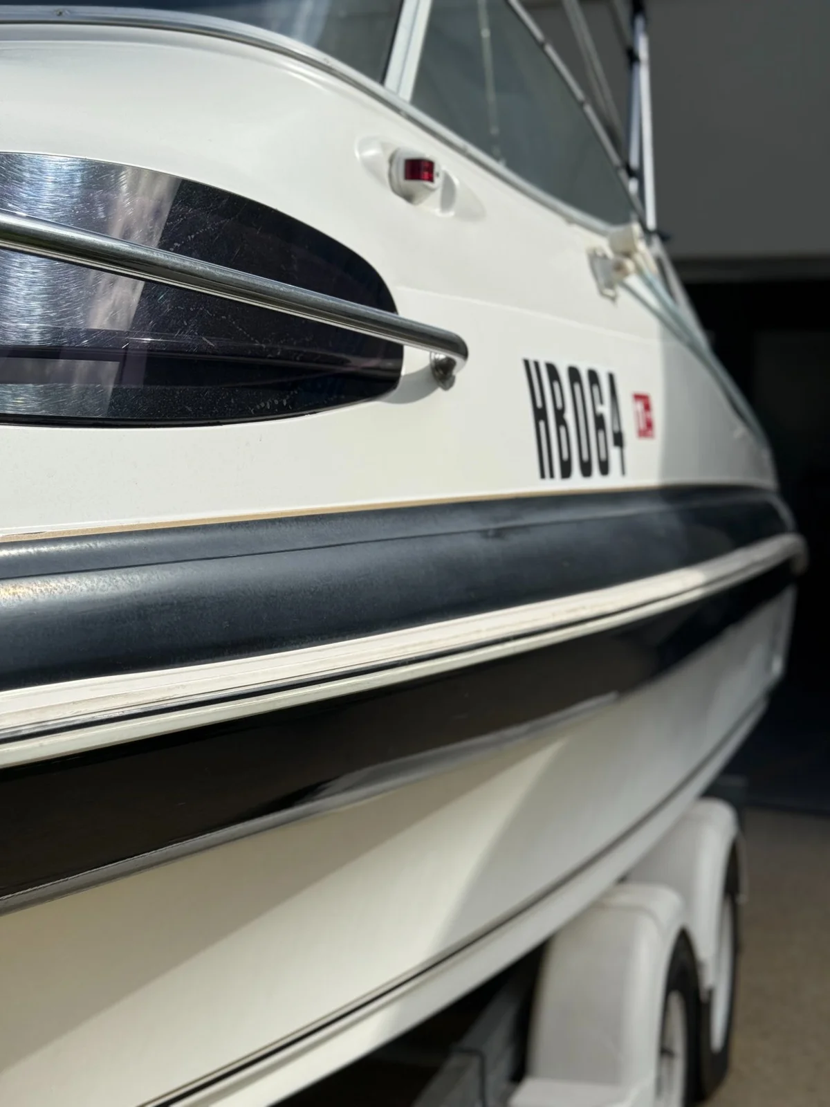 Before hull polish Perth WA — heavily oxidised white hull